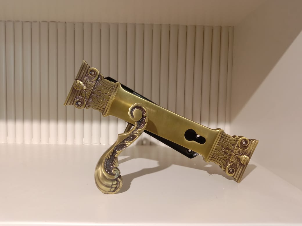 SPIDER DOOR HANDLE B01J*